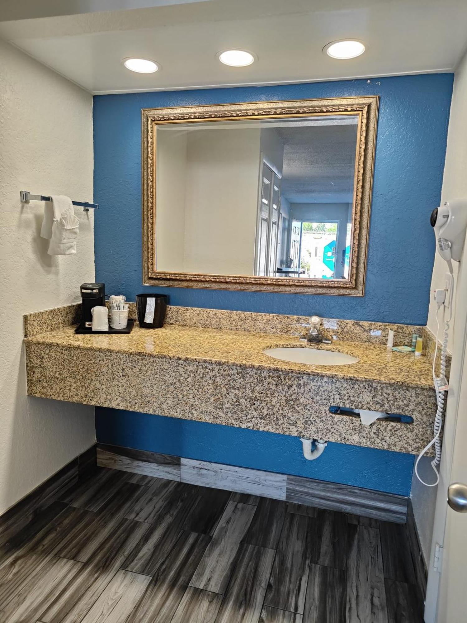 Hotel Baymont By Wyndham Orlando East Alafaya Esterno foto