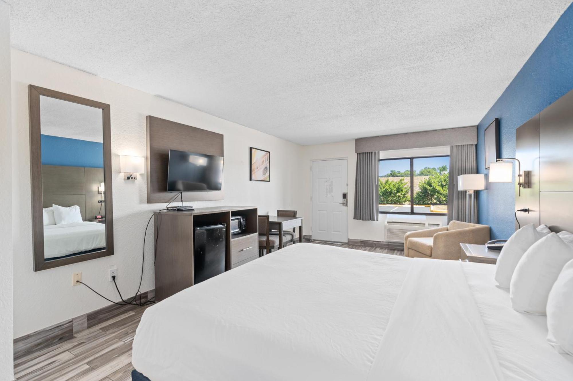 Hotel Baymont By Wyndham Orlando East Alafaya Esterno foto