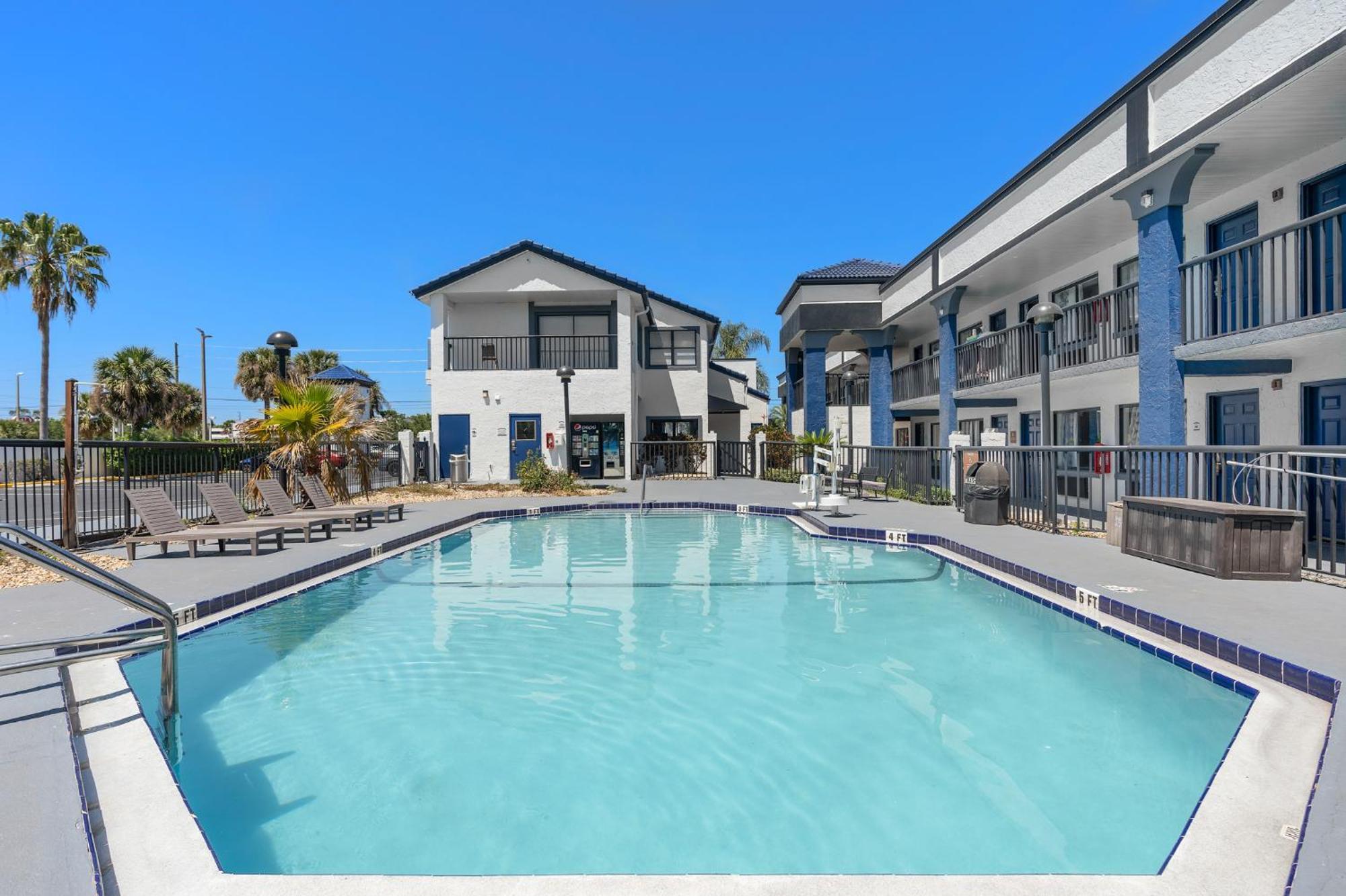 Hotel Baymont By Wyndham Orlando East Alafaya Esterno foto