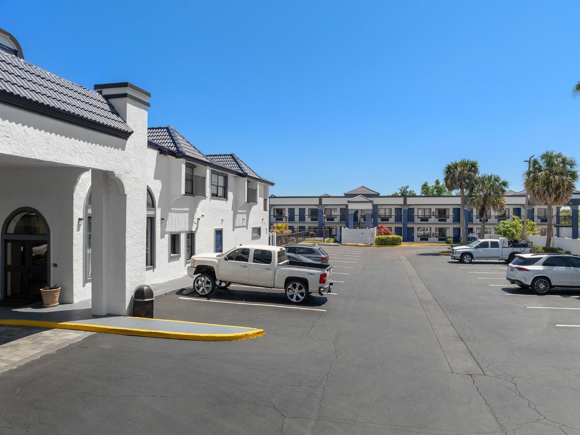 Hotel Baymont By Wyndham Orlando East Alafaya Esterno foto