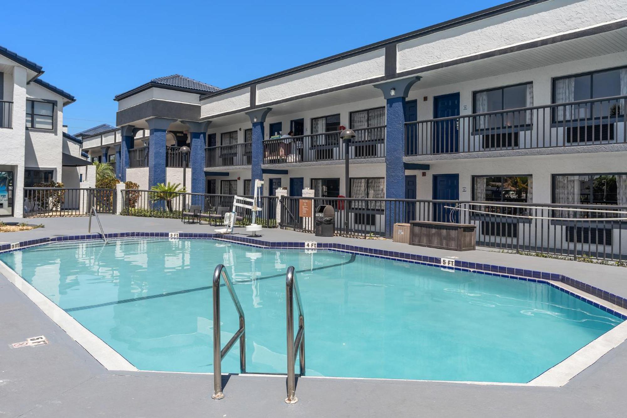 Hotel Baymont By Wyndham Orlando East Alafaya Esterno foto